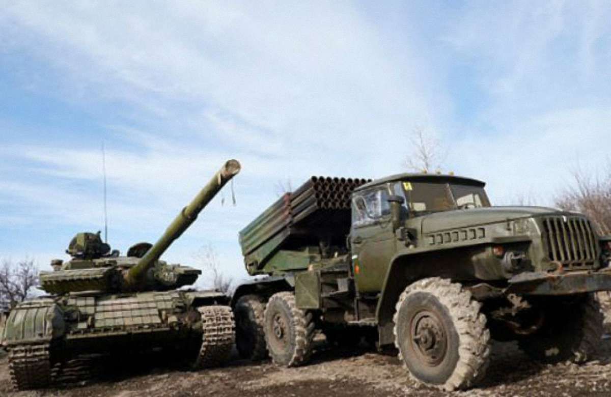 Росія на Донбасі концентрує величезну кількість бойовиків і техніки, – дані розвідки