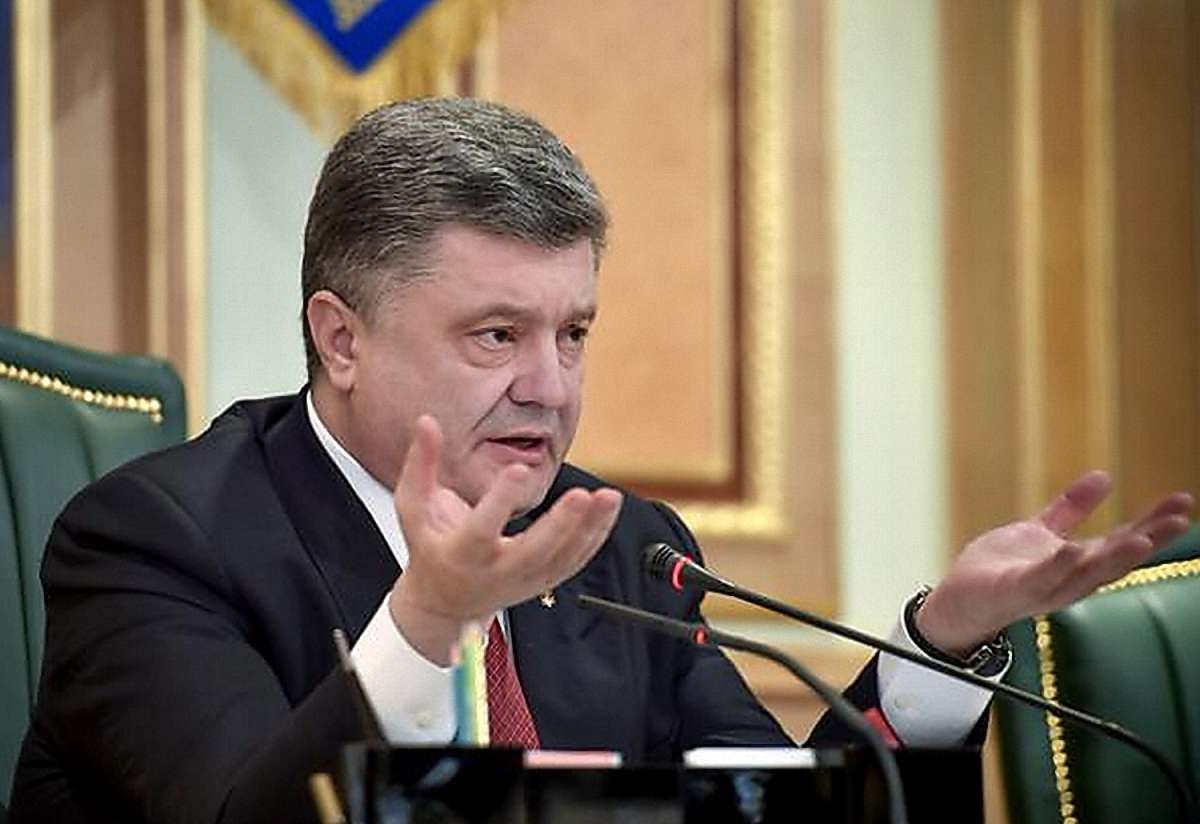 Порошенко пообіцяв оголосити воєнний стан, якщо бойовики перейдуть у наступ 