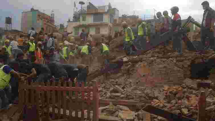 МЗС перевіряє, чи є серед постраждалих від землетрусу у Непалі українські громадяни