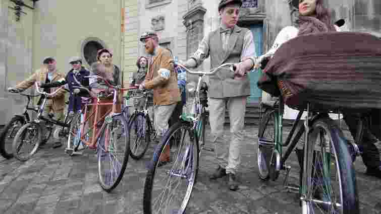 До Дня батяра у Львові відбувся ретро-велозабіг 