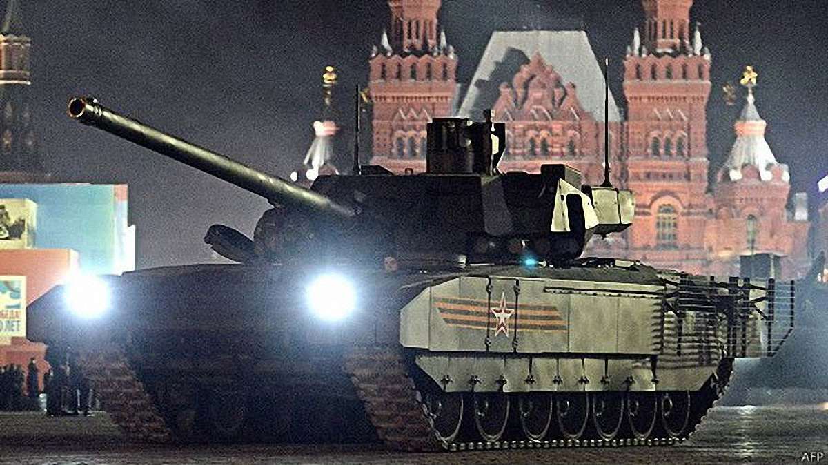 Новітній російський танк «Армата» заглох на Красній площі