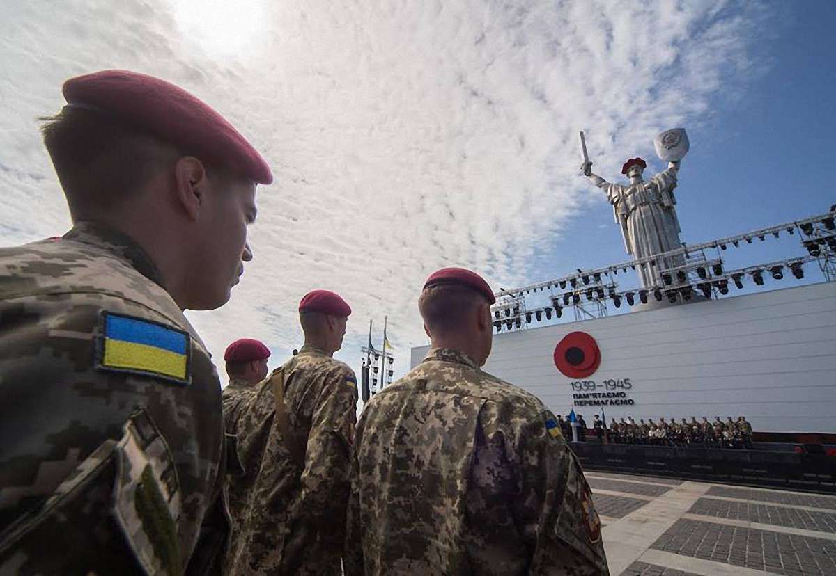 Президент нагородив бійців АТО медалями за мужність та героїзм