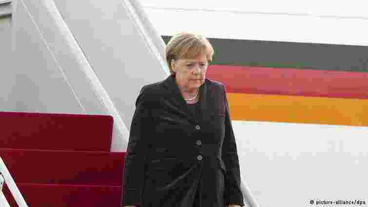 Меркель прилетіла до Москви говорити про Україну