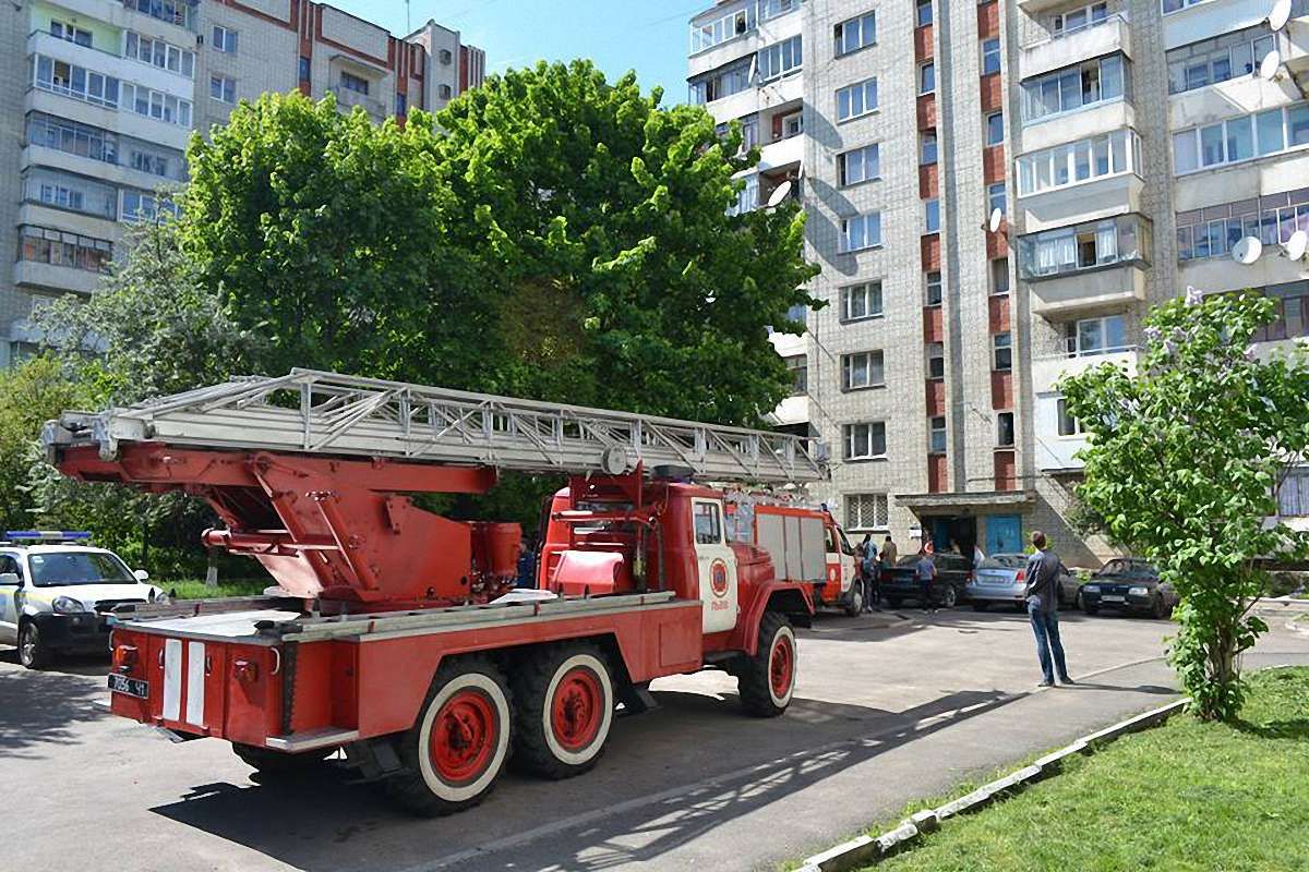 На вулиці Панча у Львові згоріла квартира у багатоповерхівці