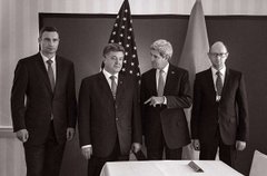 Українська залежна політика