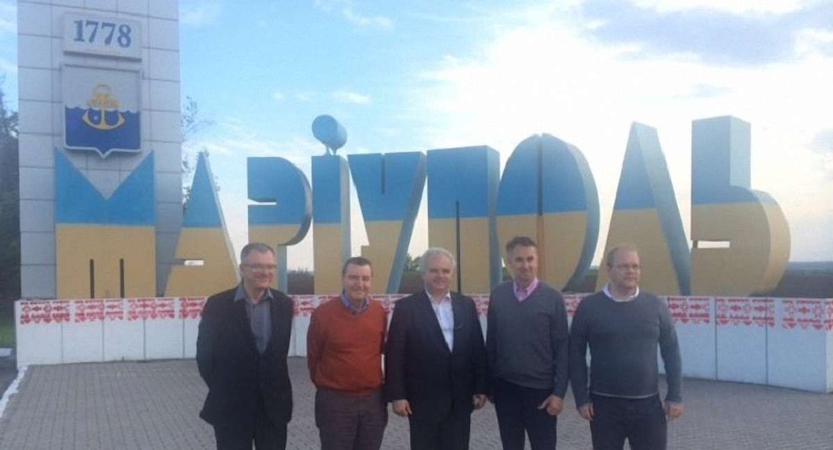 Європарламентарі поїхали в АТО і побачили, як терористи порушують Мінські угоди