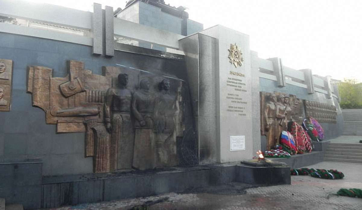 У Бурятії росіянин спалив Меморіал Перемоги