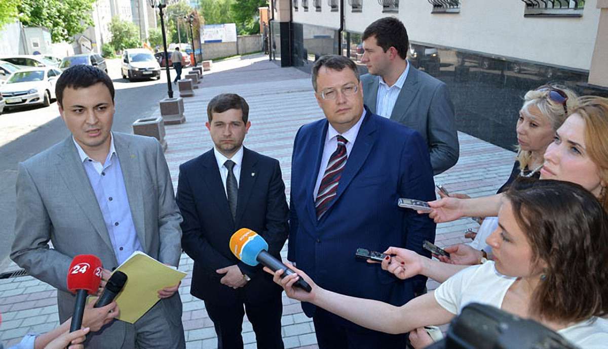 «Народний фронт» вимагає допитати Фірташа і Льовочкіна у справі про фінансування тероризму