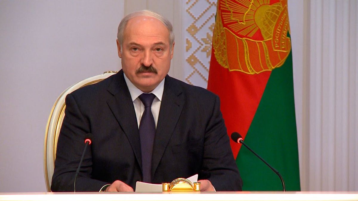 Лукашенко відклав візит до Пакистану через смерть матері