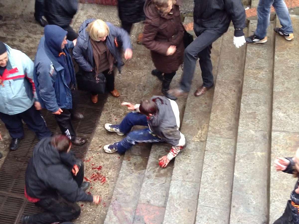 Суд відхилив скаргу медсестри, яка знущалася над активістом Євромайдану