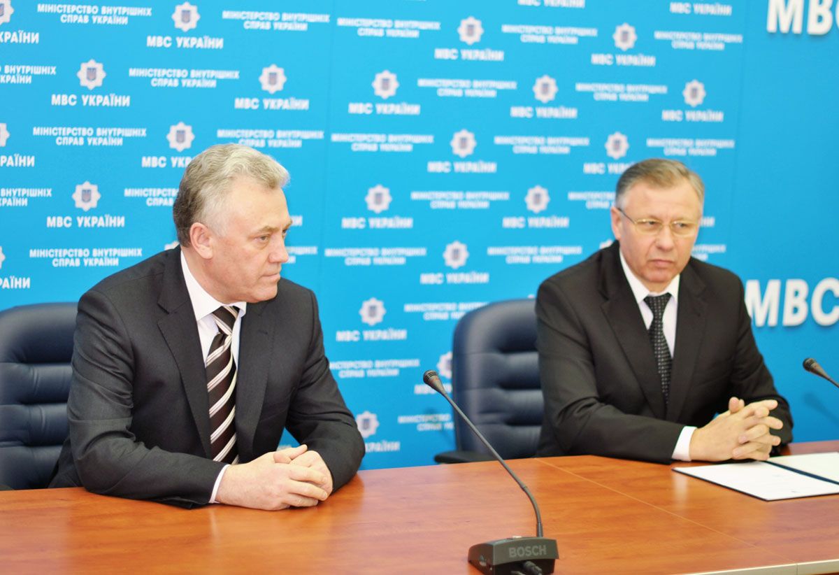 Порошенко звільнив голову Державної міграційної служби