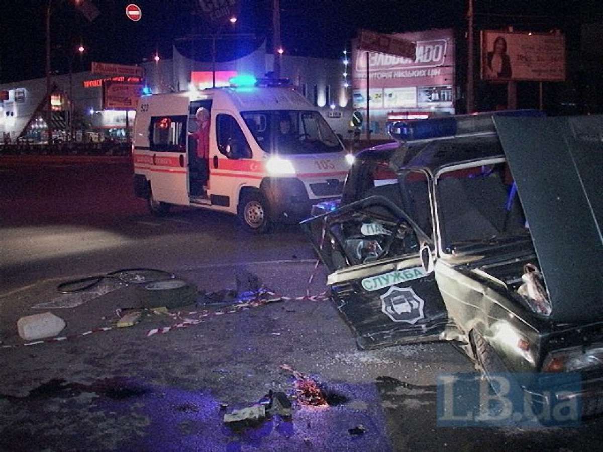 У Києві міліцейський ВАЗ потрапив у ДТП, постраждали семеро людей 