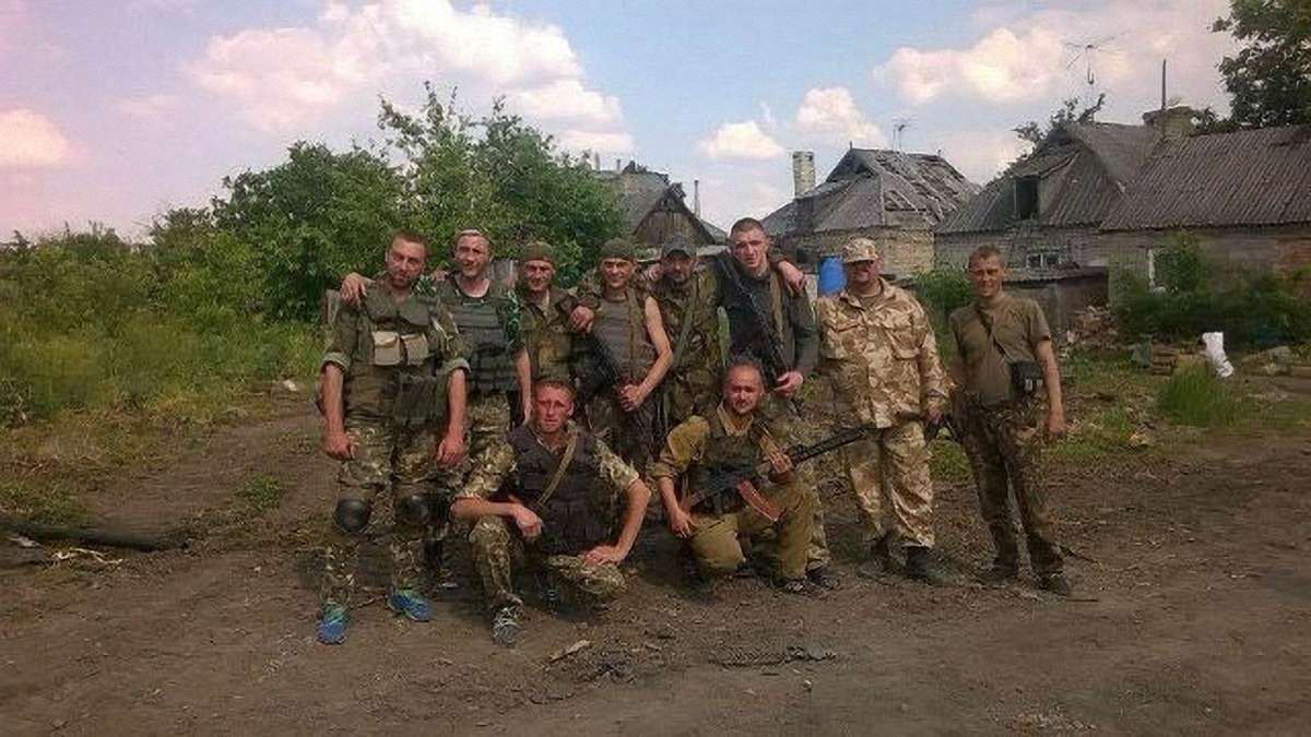 Волонтери показали фото героїв, які втримали Мар’їнку