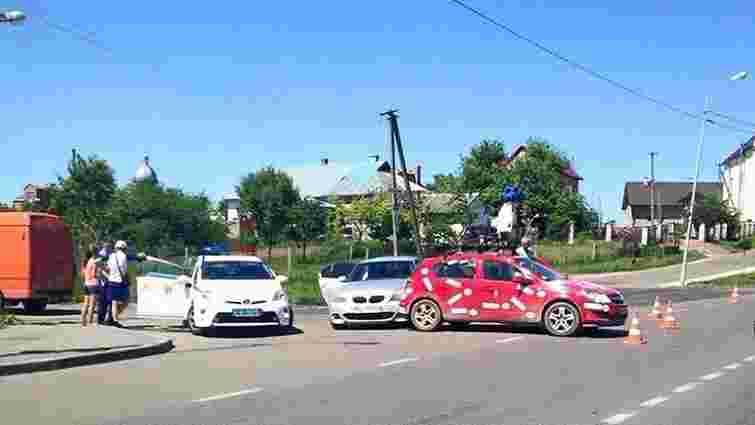 У передмісті Львова потрапив в аварію Google-мобіль