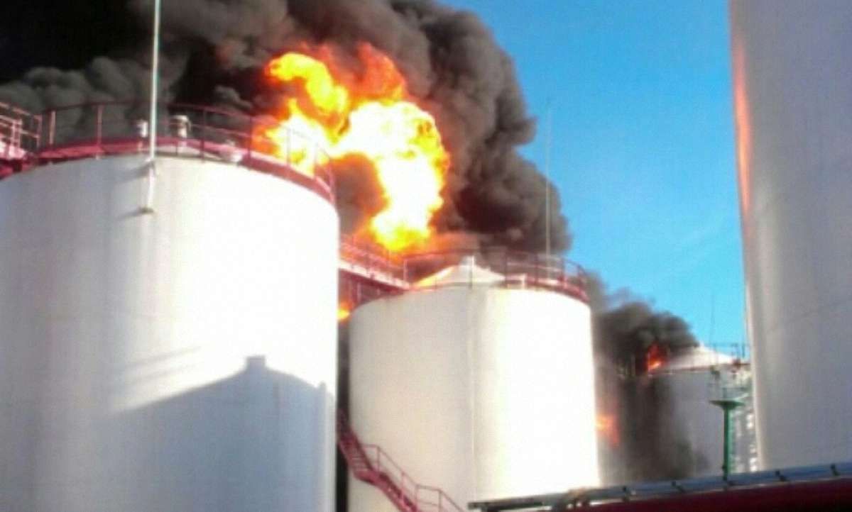 Під Києвом загорілася нафтобаза, 4 людей травмовані