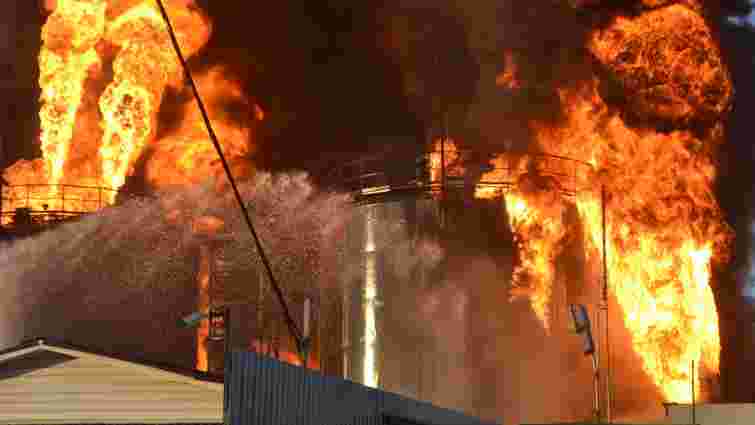 Під час пожежі на нафтобазі під Києвом загинули четверо рятувальників, – ЗМІ