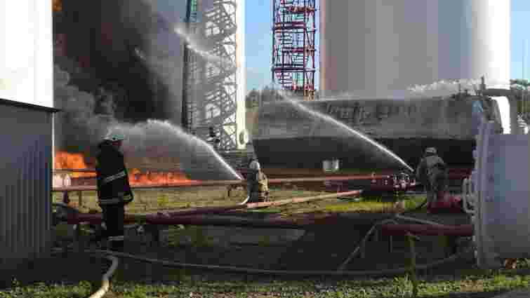 Внаслідок пожежі на нафтобазі під Києвом загинула одна людина, 14 постраждали, – МВС