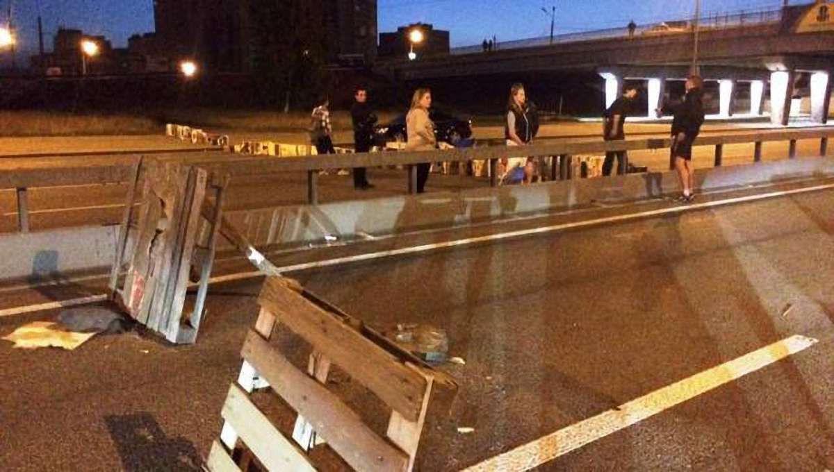 Власники кіосків на знак протесту перекрили проспект у Києві