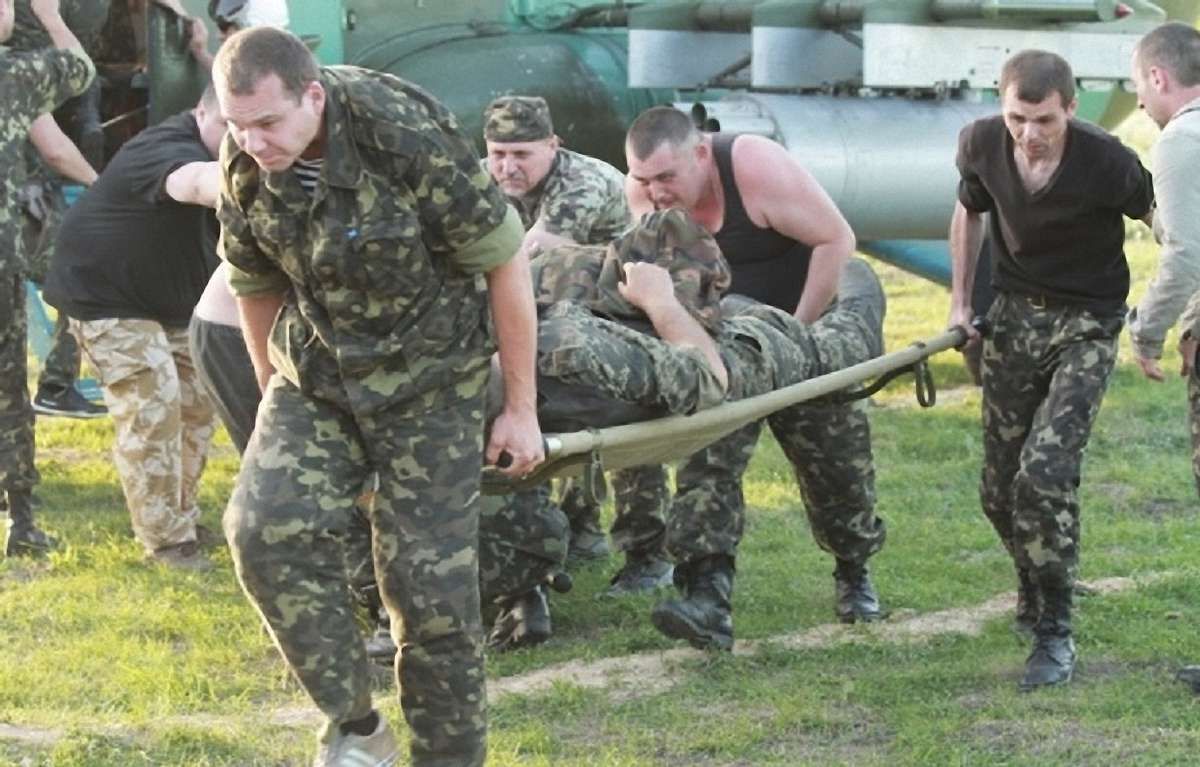 Внаслідок обстрілів Широкиного загинув один військовий, двоє поранені
