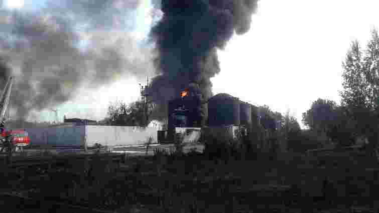 На нафтобазі під Києвом вибухнули ще два резервуари