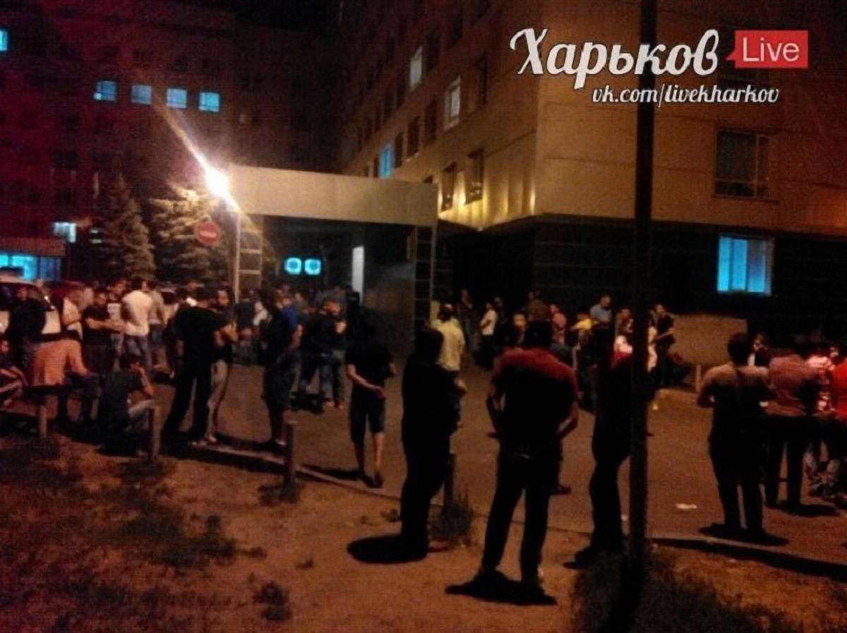 У Харкові банда з 40 осіб влаштувала різанину у студмістечку