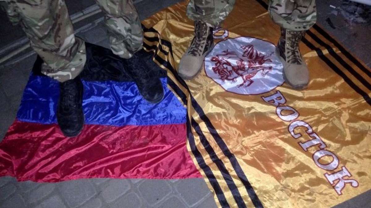 Активісти «Правого сектору» взяли під контроль будівлю обкому КПУ в Одесі