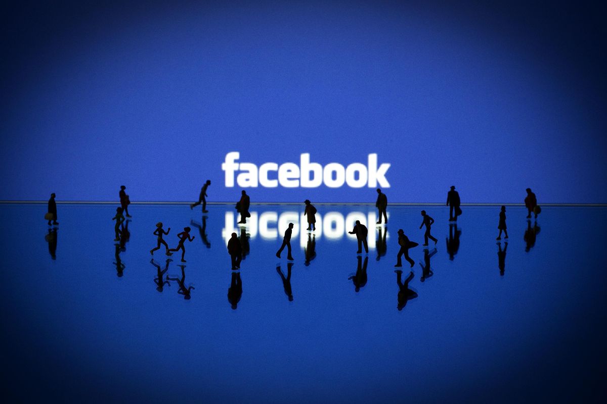 Facebook пояснив механізм блокування українських профілів