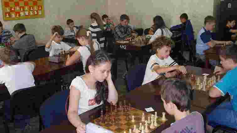 У всіх львівських школах запровадять уроки гри в шахи