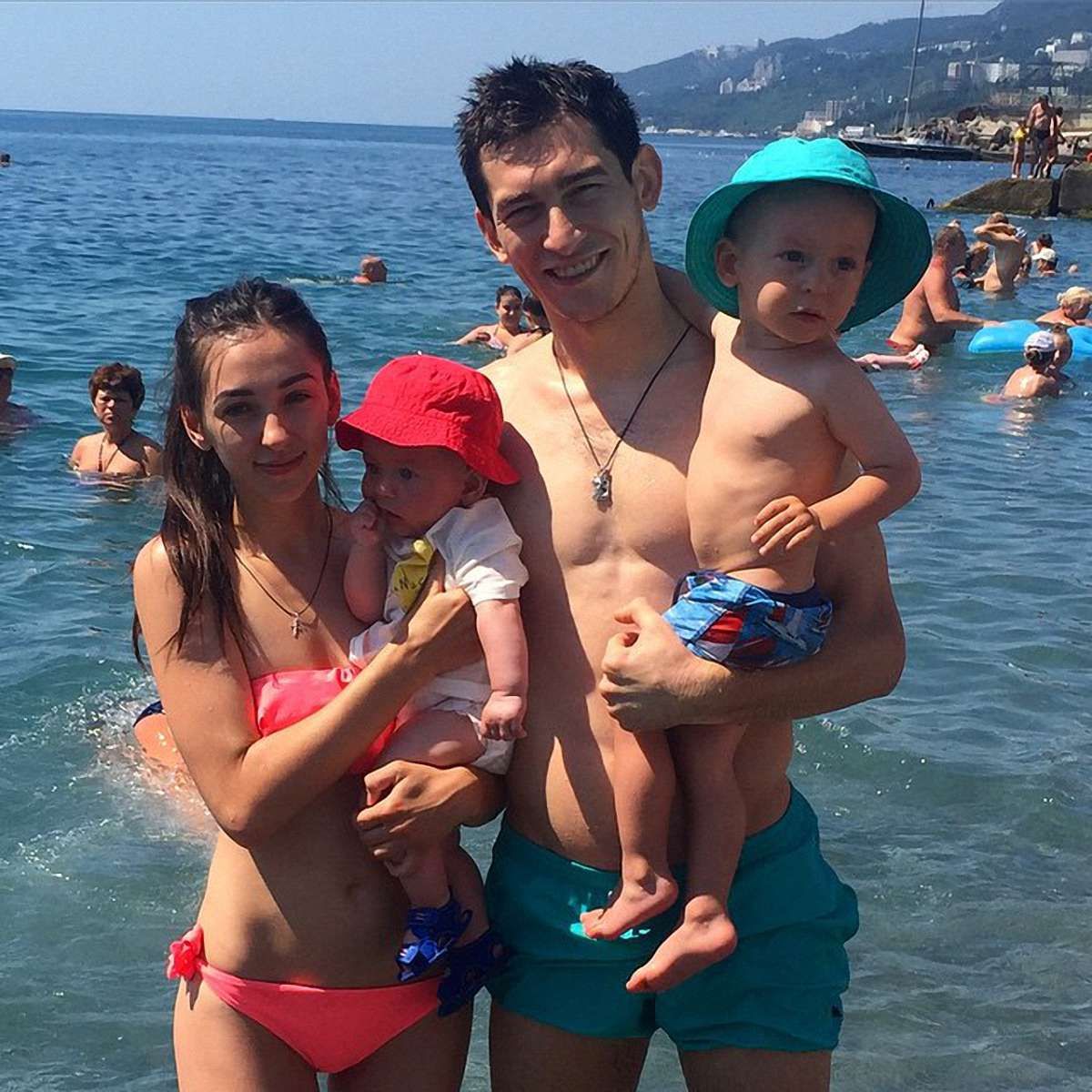 Гравець «Шахтаря» і збірної України відпочиває з родиною в Криму