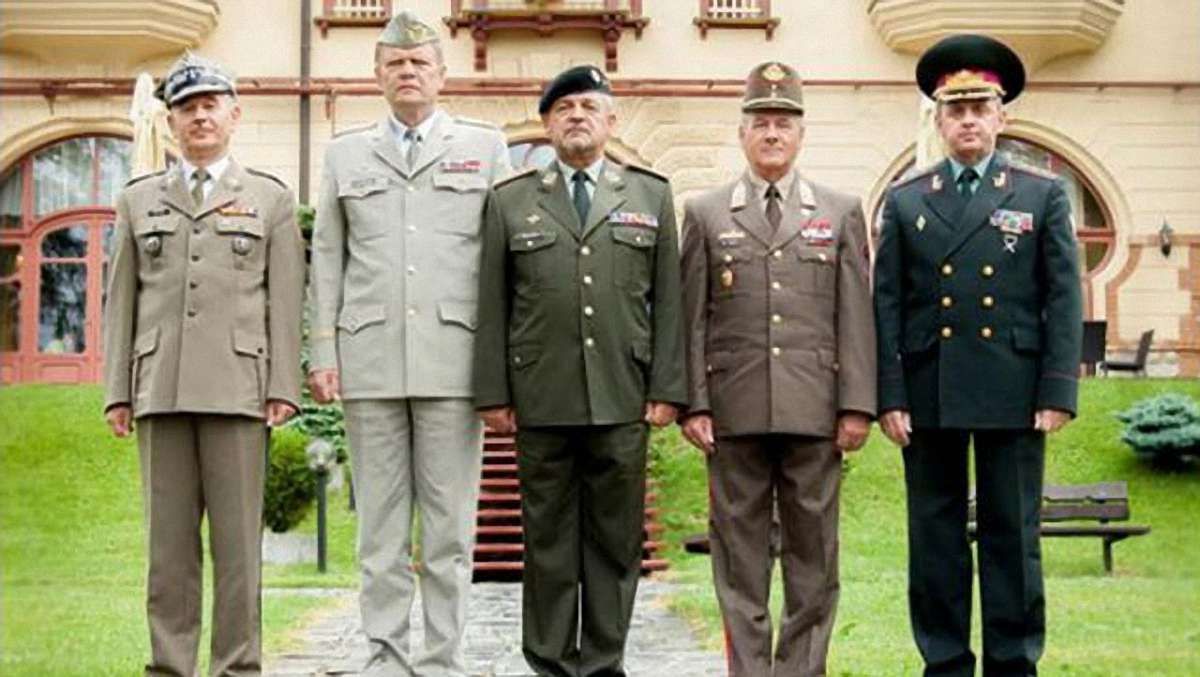 Країни «Вишеградської четвірки» посилять військову співпрацю з Україною
