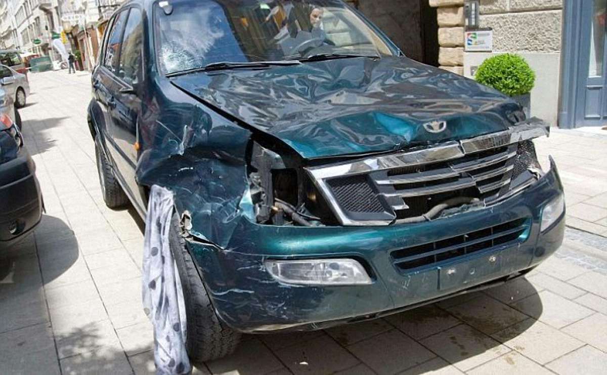 В Австрії позашляховик в'їхав у натовп людей, троє осіб загинули, 34 поранені
