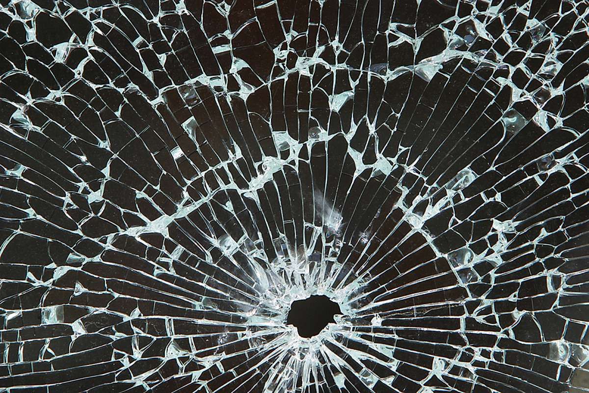 У Харкові обстріляли дві маршрутки: поранено двох людей