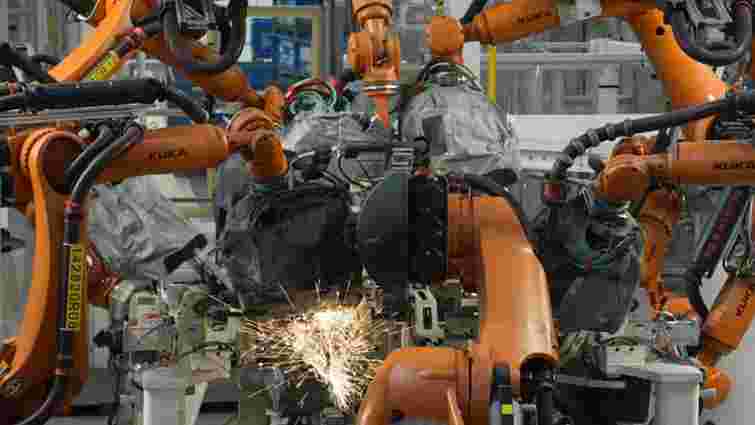 У Німеччині робот убив працівника на заводі Volkswagen, - FT