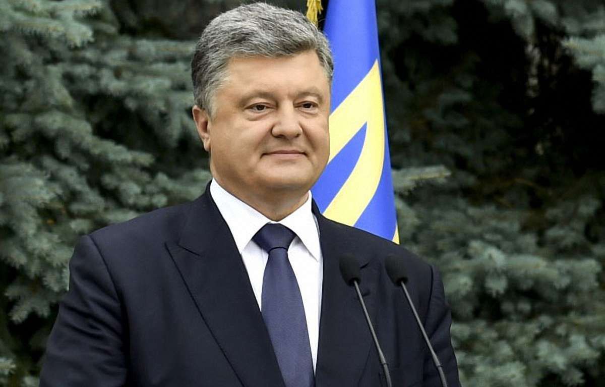 Порошенко вніс у Верховну Раду проект змін до Конституції в частині децентралізації