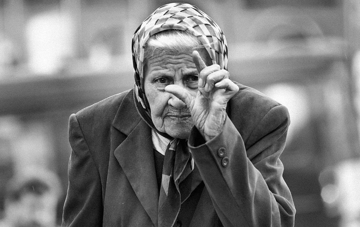 Війна за душі і гроші