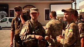 До Львова зі сходу повернулися 200 демобілізованих десантників