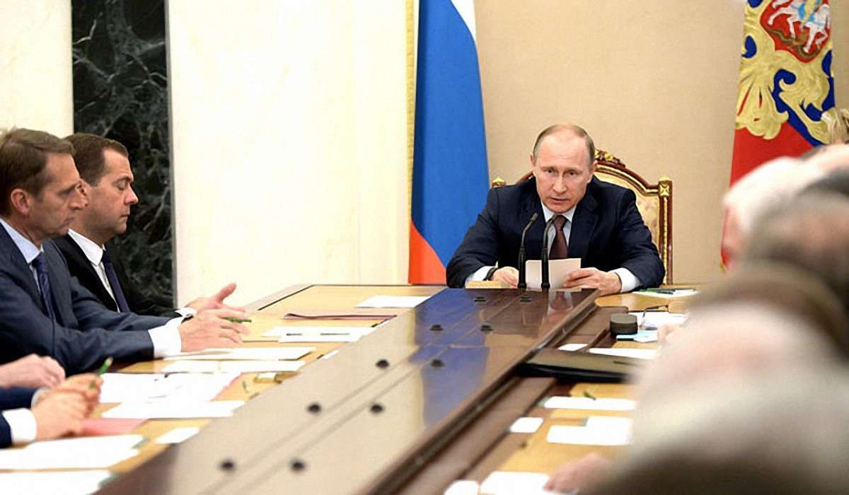 Путін заявив, що війну на Донбасі спровокували санкції проти РФ