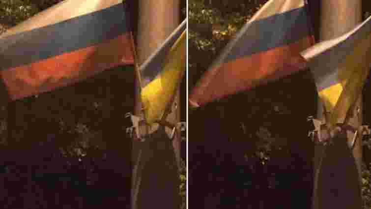 На честь візиту болгарського президента у Києві помилково вивісили російські прапори