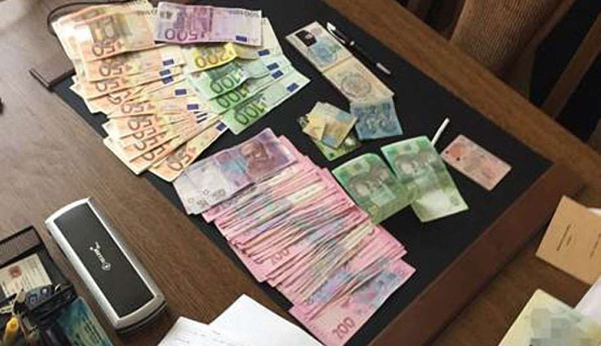 Заступника командира Чернівецького прикордонного загону затримали на хабарі, - СБУ