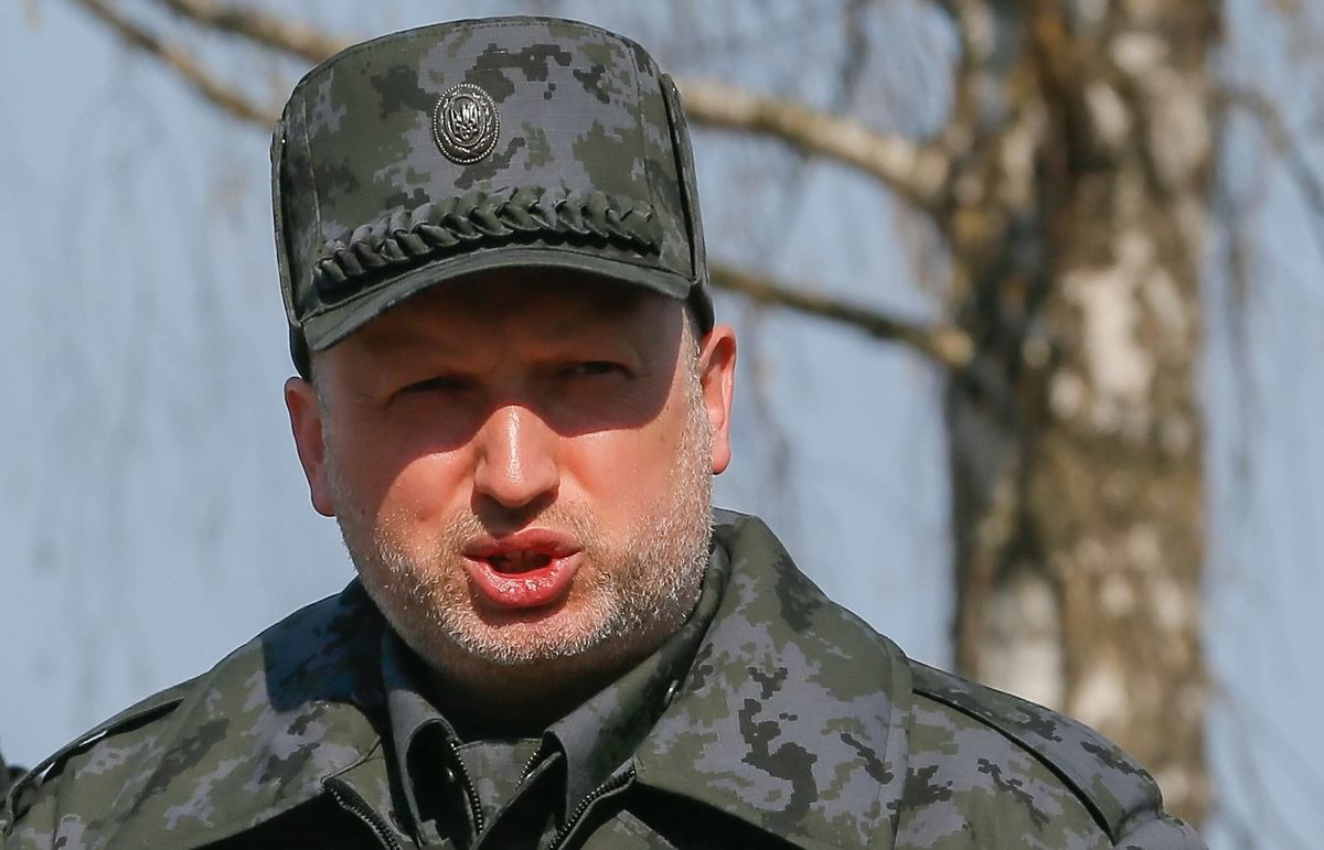 Турчинов порадив російським окупантам забратися з Криму