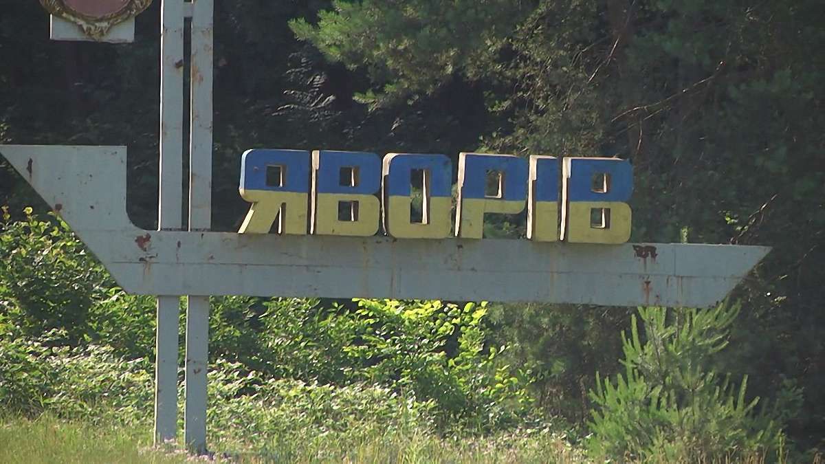 Начальник Яворівського райвідділу побив слідчого в службовому кабінеті