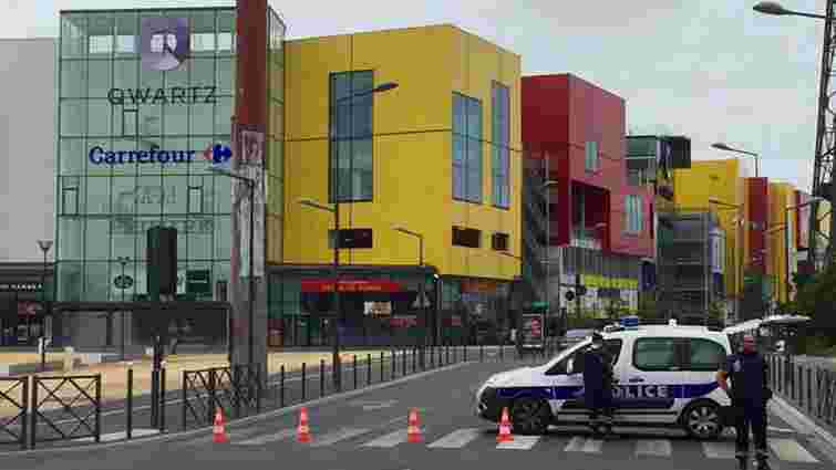 Поліція звільнила 18 заручників з крамниці під Парижем