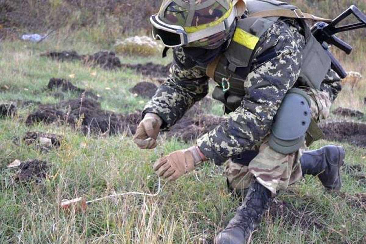 На Луганщині внаслідок підриву на міні загинули п’ятеро військових