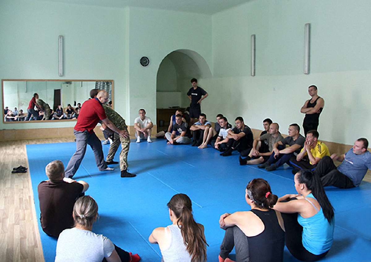 Набір у нову патрульну поліцію у Львові продовжили