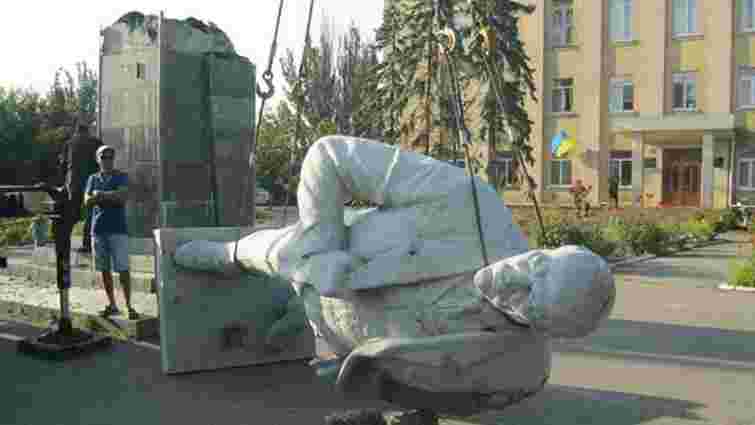 У Генічеську міська служба знесла пам’ятник Леніну