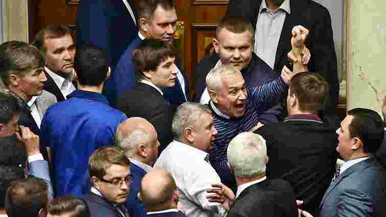 Парасюк пояснив, чому накинувся на Насірова у парламенті