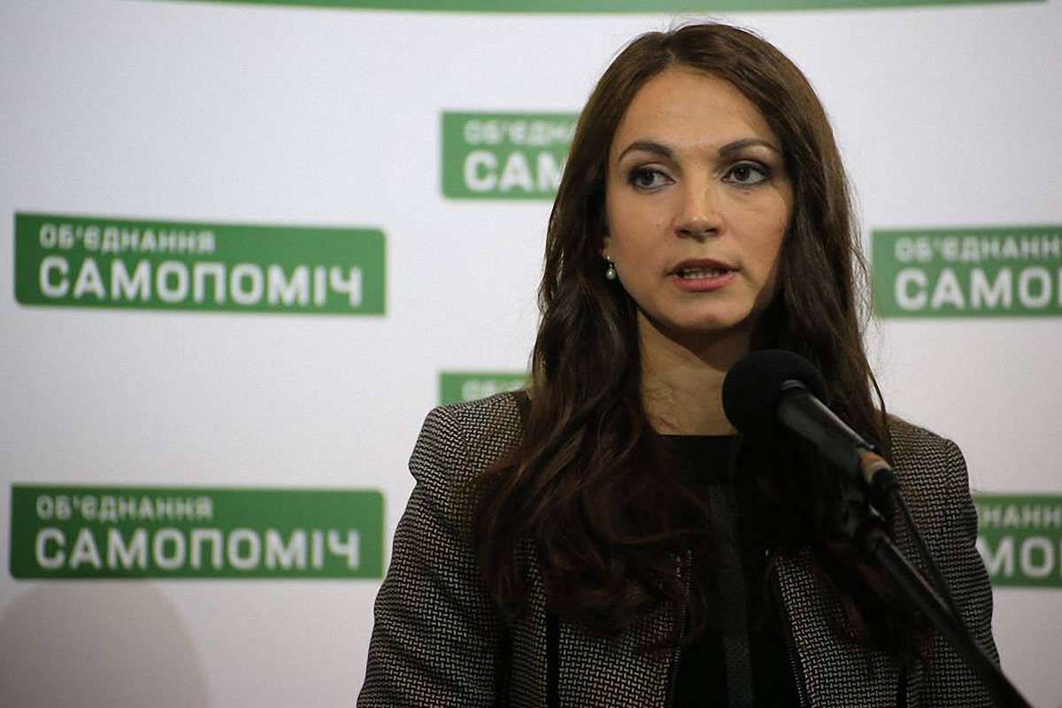 Усупереч рішенню «Самопомочі» Гопко проголосувала за Конституцію