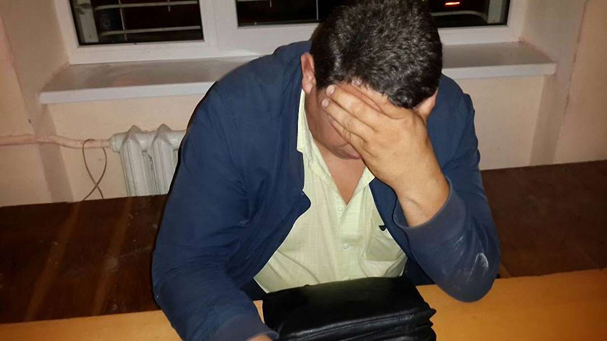 У Львові п'яний екс-начальник райвідділу міліції заснув за кермом автомобіля