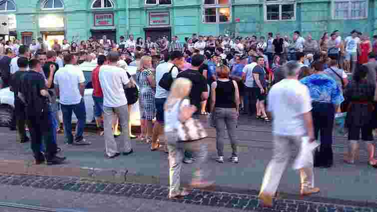 Дрібне ДТП у центрі Львова ледь не спровокувало масову бійку