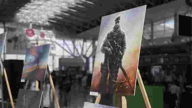 Литовська художниця  відкрила виставку портретів українських прикордонників